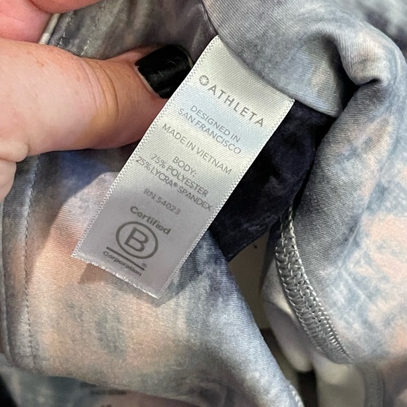 Athleta elation 7/8 pink black tie dye leggings - Picture 4 of 10